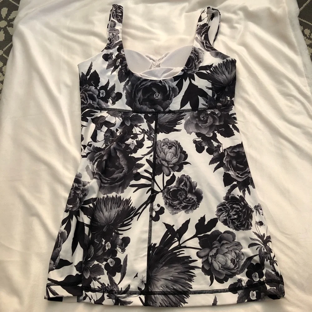 Lululemon Roses Tank Top - Picture 3 of 4